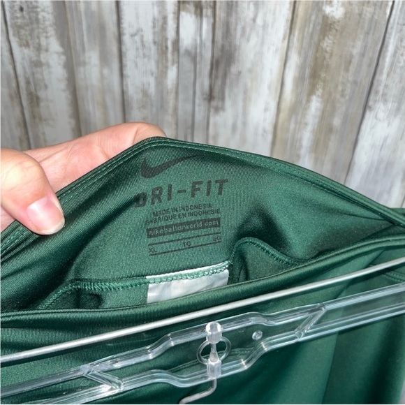 Nike Green Skort - Picture 5 of 5